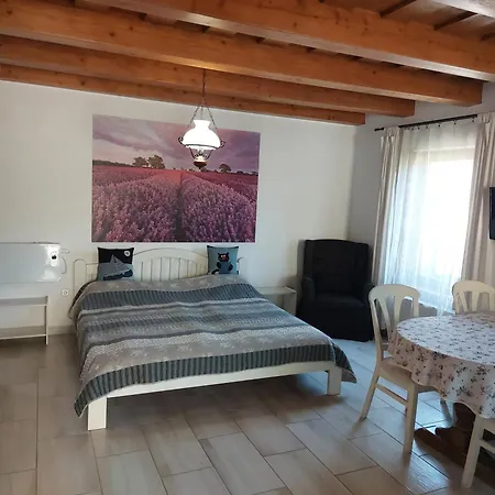 Negy Evszak Apartmanhaz *