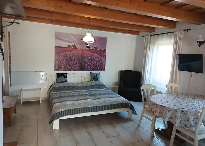 Negy Evszak Apartmanhaz *