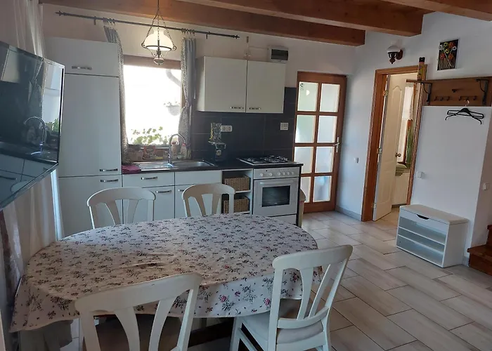 Negy Evszak Apartmanhaz