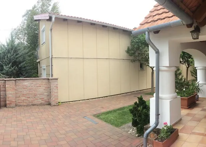 Négy évszak Apartamento *